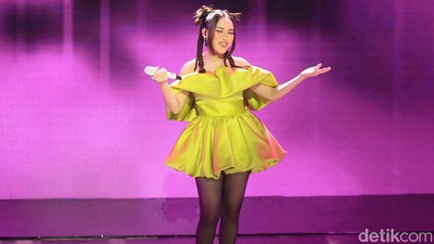 Transformasi Ayu Ting Ting di Panggung, Hari Ini Ultah ke-32