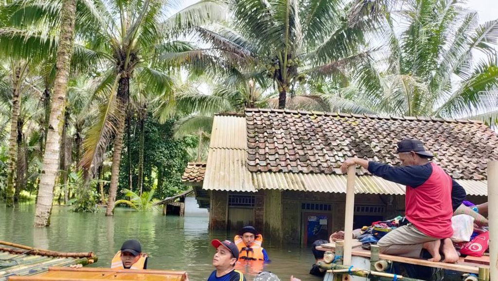 Banjir Terjang Pangandaran, 2 Rumah Tenggelam