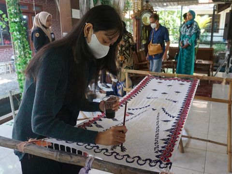 Batik Majapahitan Buatan Desainer di Mojokerto