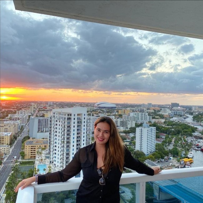 Idham Mase sendiri pernah punya kisah asmara dengan Shinta Bachir. Keduanya pernah merencanakan pernikahan pada 2018 dan sempat menggelar lamaran. Namun Idham dan Shinta putus jelang pernikahan. Foto: Instagram/@cathrinewilson