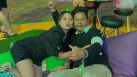 Ditha Rizky Amalia mengaku dulunya ngefans dengan Dustin Tiffani dan tak menyangka kini jadi pacarnya. (Foto: dok Instagram)