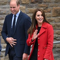 Dan tak sampai sebulan setelah mendapat gelar, pada Selasa (27/9/2022) sang Prince dan Prince Wales pertamakalinya datang ke negara konstituen Britania Raya, Wales. Foto: Getty Images