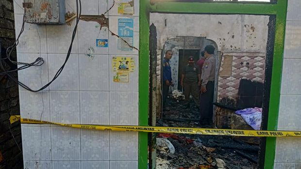 kebakaran rumah di lamongan tewaskan ibu dan anak