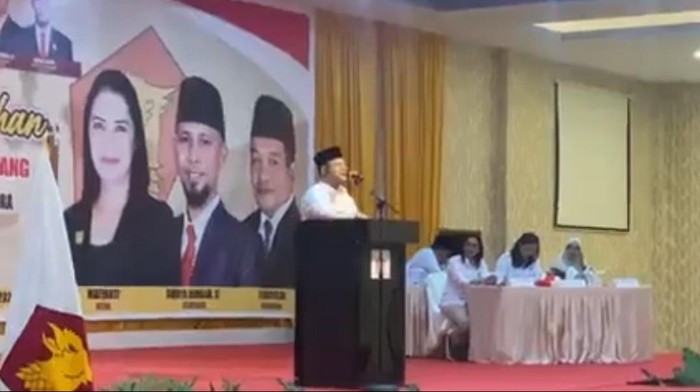 Ketua DPD Gerindra Kepri Iman Sutiawan saat menyampaikan pernyataan dukungan Gerindra Kepri. Istimewa