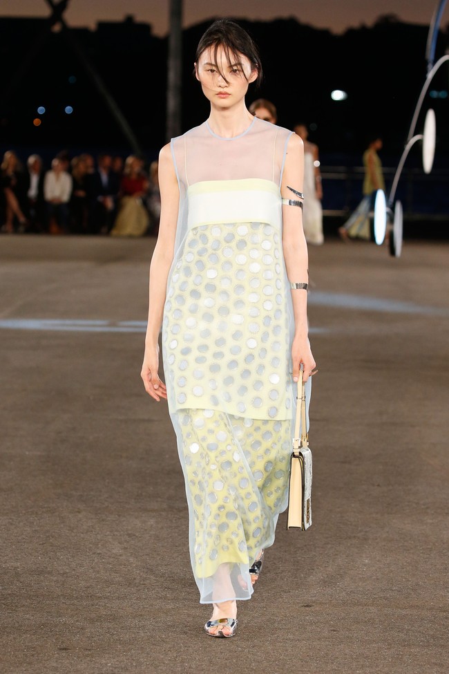 Fashion show koleksi busana ready to wear Tory Burch Spring/Summr 2023 di New York Fashion Week 2022.  Foto: Dok. Tory Burch.