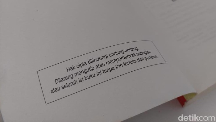 Larangan mengutip buku tanpa izin dari penerbit.