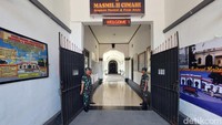 Sederet nama dari kalangan militer pernah mendekam di balik jeruji besi Lemasmil Poncol seperti Komandan Pasukan Pengawal Presiden Cakrabirawa Letkol Untung dan Mantan Wakil Perdana Menteri merangkap Menlu zaman Orde Baru Dr Soebandrio yang berkaitan dengan kasus G30S PKI, serta nama Eddy Sampak yang membunuh Anggota TNI pada tahun 1977.