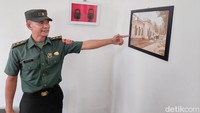 Di dalam kantor terdapat foto-foto bangunan Lemasmil Poncol pada awal berdiri beserta sejarah singkatnya.