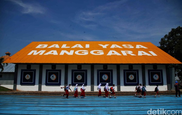 Traveler pecinta kereta api, coba yuk mampir ke balai yasa untuk mengintip proses perawatan dan perbaikan kereta di bengkel. Salah satu lokasinya di Balai Yasa Manggarai Jakarta Selatan. Foto: Pradita Utama/detikcom Traveler pecinta kereta api, coba yuk mampir ke balai yasa untuk mengintip proses perawatan dan perbaikan kereta di bengkel. Salah satu lokasinya di Balai Yasa Manggarai Jakarta Selatan. Foto: Pradita Utama/detikcom