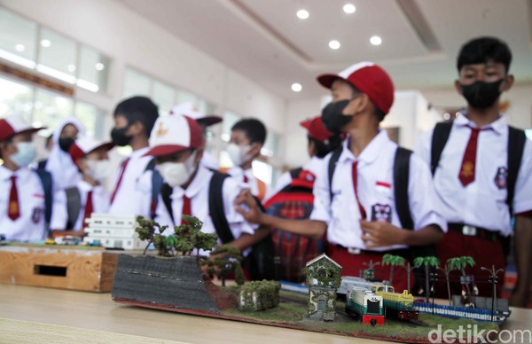 Melewati kegiatan ini KAI juga ingin mengenalkan kepada masyarakat bahwa layanan KAI tidak hanya berada di lingkungan stasiun, tapi juga memiliki bengkel kereta api yang modern yaitu Balai Yasa. Foto: Pradita Utama/detikcom