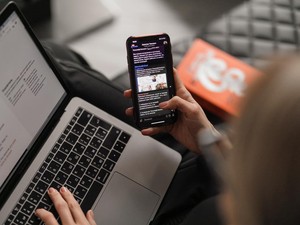 Apesnya Sales Kadung Nyerocos Promosi via Telepon yang Jawab Knalpot