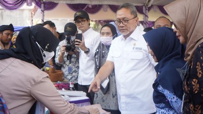 Momen Mendag Zulhas Silaturahmi Kepada UMKM di Kudus
