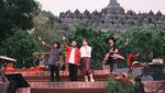 Nonton Konser Musik Sambil Nikmati Keindahan Borobudur