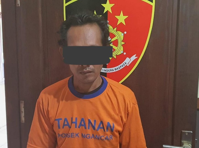Pelaku pembacokan teman sendiri yang sakit hati nomor WhatsApp-nya diblokir.