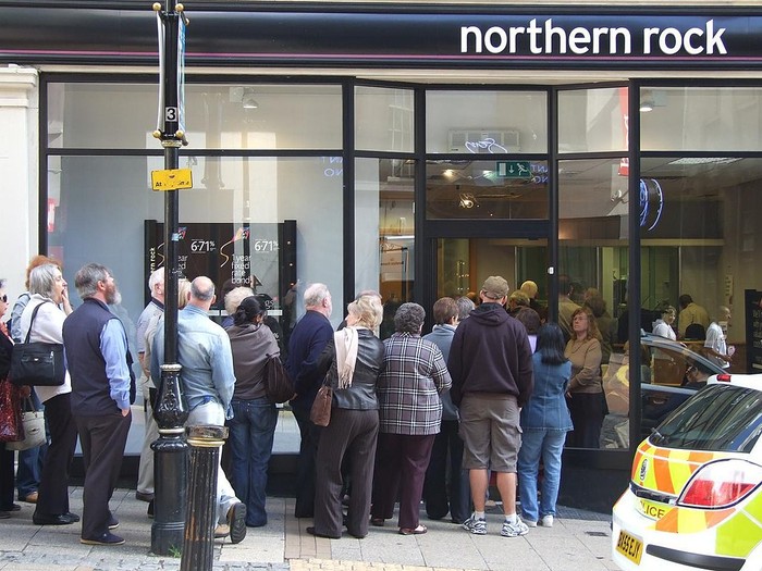 Penarikan uang besar-besaran pada 2007 di cabang Northern Rockdi Birmingham, Britania Raya karena warga berspekulasi ada masalah perbankan jelang resesi 2009.