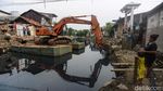 Proyek Turap Kali Semanan Jakbar Jadi Tontonan Warga