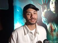 Refal Hady di acara talkshow