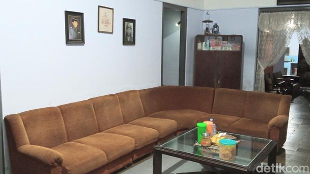 Rumah masa kecil Jenderal Ahmad Yani. Rumah ini terletak di Desa Rendeng RT 01/ RW 02, Kecamatan Gebang, Purworejo dan masih terawat.