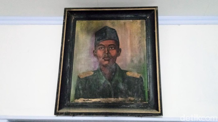 Rumah masa kecil Jenderal Ahmad Yani. Rumah ini terletak di Desa Rendeng RT 01/ RW 02, Kecamatan Gebang, Purworejo dan masih terawat.