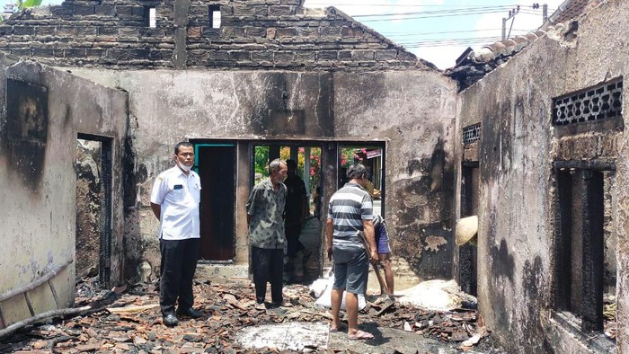 Rumah warga di Kampung Wotgaleh, Sukoharjo, ludes terbakar, Rabu (28/9/2022).
