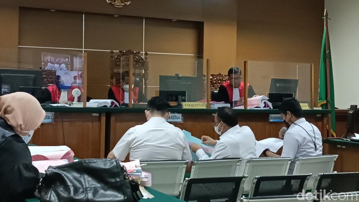Sidang kasus korupsi Samsat Kelapa Dua (Bahtiar Rifai/detikcom)