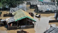 Ribuan rumah warga terendam di New Delhi, India, Selasa (27/9/2022).