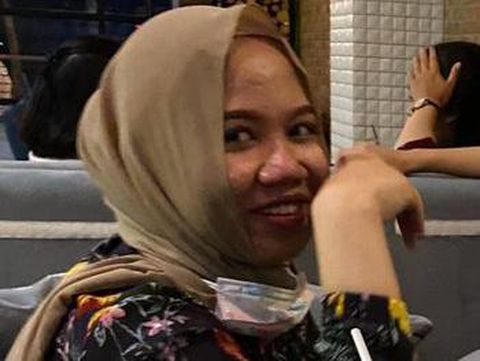 transformasi Esty Ratnasari bikin takjub viral di media sosial.