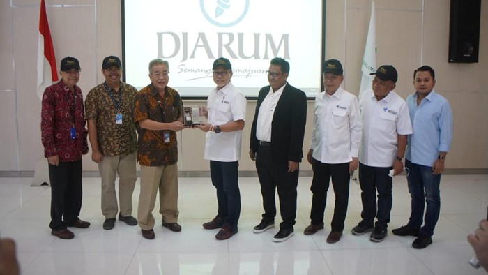 Upaya Melindungi Kesejahteraan Petani Tembakau dan Cengkeh