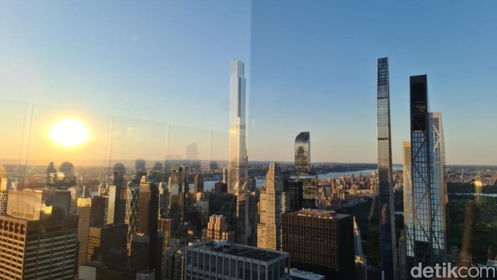 View New York saat sunset dari Top of The Rock