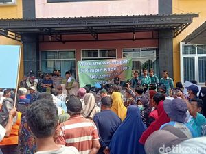Dituding Selingkuh, Kades di Banjarnegara Didesak Warga Mundur