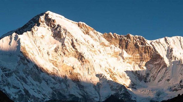 Cho Oyu menempati posisi ke-6 sebagai gunung tertinggi di dunia. Lokasinya berbatasan langsung dengan China-Nepal. Gunung ini memiliki ketinggian mencapai 8.188 mdpl. Dok. everestjourneys.com
