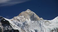 Posisi ke-5 dipegang oleh Gunung Makalu, Nepal. Gunung yang memiliki ketinggian 8.485 mdpl ini mempunyai bentuk piramida empat sisi yang khas. Dok. wikipedia.org