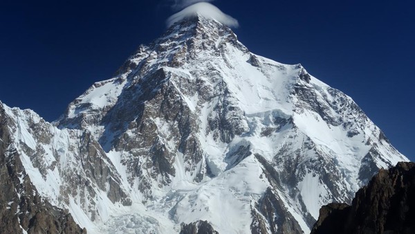 Sebelum masuk ke posisi pertama ada posisi kedua yang dipegang oleh K2. Gunung ini memiliki ketinggian 8.611 mdpl. Gunung ini berada di perbatasan Pakistan dan China. Dok. wikipedia.org