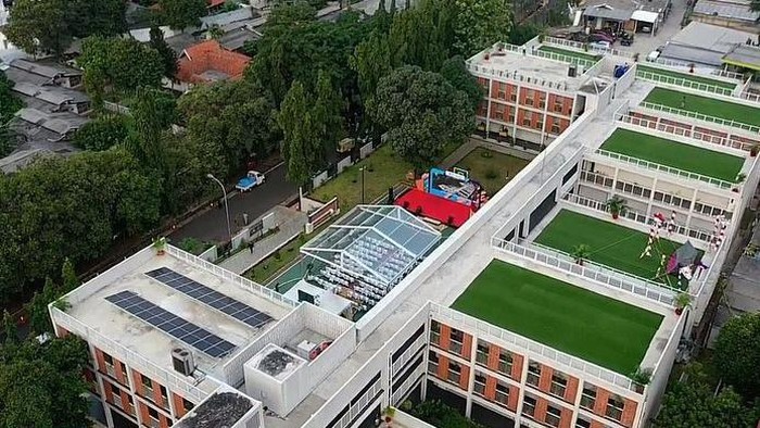 Gubernur DKI Jakarta, Anies Baswedan meresmikan gedung sekolah berkonsep net zero emissions di SDN Ragunan 08, Jakarta Selatan, Rabu (28/9/2022).