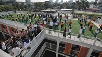 Anies memandang Jakarta saat ini memulai sejarah baru melalui pembangunan sekolah green building berkonsep net zero carbon. Dia meyakini upaya ini menandakan para guru siap mengajar sesuai konsep abad 21.  
