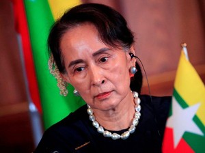 Bertahun-tahun Tak Terlihat, Suu Kyi Akhirnya Muncul