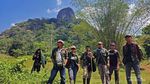 Rela Tak Dibayar Demi Jadi Penjaga Gunung Sanggabuana
