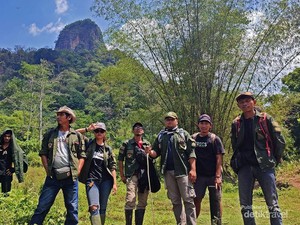 Rela Tak Dibayar Demi Jadi Penjaga Gunung Sanggabuana