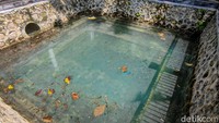 Kolam ini dulunya merupakan salah satu bagian dari tambang mangan Kliripan. Oleh warga kawasan bekas tambang, ini dibuat menjadi kolam dan dulu sempat digunakan sebagai mata air MCK. Foto: Jalu Rahman Dewantara/detikJateng