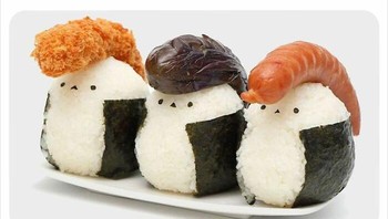 Sebuah restoran baru di Jepang menyajikan menu sushi dengan bentuk lain dari yang lain. Foto: Bored Panda
