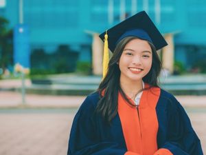 Ini Cara Penulisan Gelar Sarjana-Doktor yang Benar, S Pd hingga Ph D