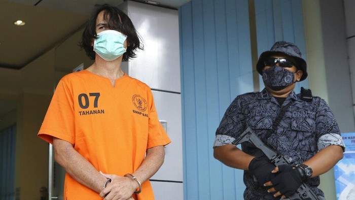 Australian national Jef Graham Welton detained on drugs charges is displayed during a news conference in Bali, Indonesia on Thursday, Sept. 29, 2022. Authorities in Indonesia arrested Australian national for alleged possession of narcotic on Indonesia's resort island of Bali. (AP Photo/Firdia Lisnawati)