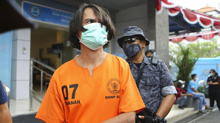 Australian national Jef Graham Welton detained on drugs charges is displayed during a news conference in Bali, Indonesia on Thursday, Sept. 29, 2022. Authorities in Indonesia arrested Australian national for alleged possession of narcotic on Indonesia's resort island of Bali. (AP Photo/Firdia Lisnawati)