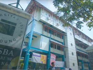 Satpam dan Dosen Jadi Penegak Aturan Busana Muslimah di Unisba