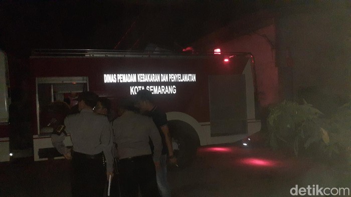 Kebakaran di Kawasan Industri Terboyo Park, Semarang, Kamis (29/9/2022).