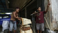 Usaha ini membutuhkan modal yang cukup besar, melalui BRI Ajis mengajukan pinjaman KUR sebesar 75 juta dan kini ia telah meningkatkan pinjaman hingga 250 juta rupiah.