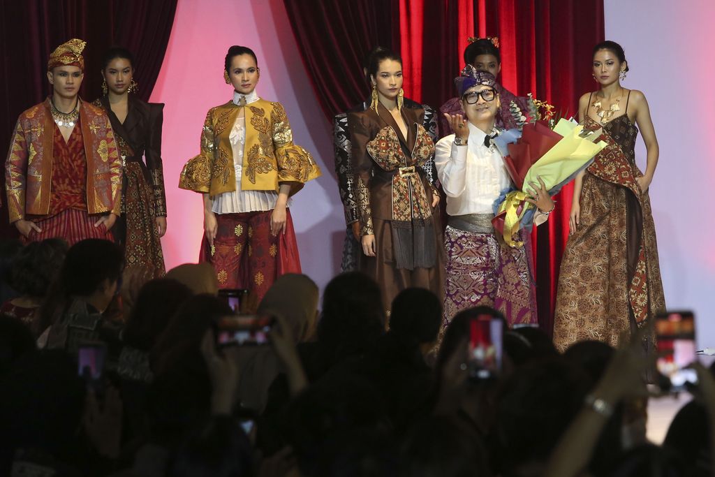 Koleksi Denny Wirawan Spring-Summer 2023 'Langkah'