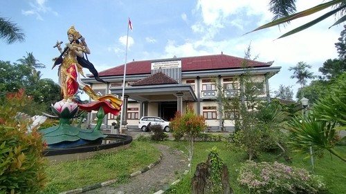 Kondisi bangunan gedung SMKN 2 Negara, Jembrana, Bali, Kamis (29/9/2022).