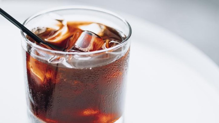 Kopi Panas Vs Es Kopi, Ini Perbedaan Manfaat Sehatnya