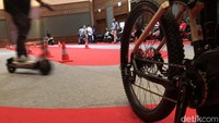 Kendaraan yang dipamerkan bisa langsung dicoba (test drive) di lokasi pameran.
